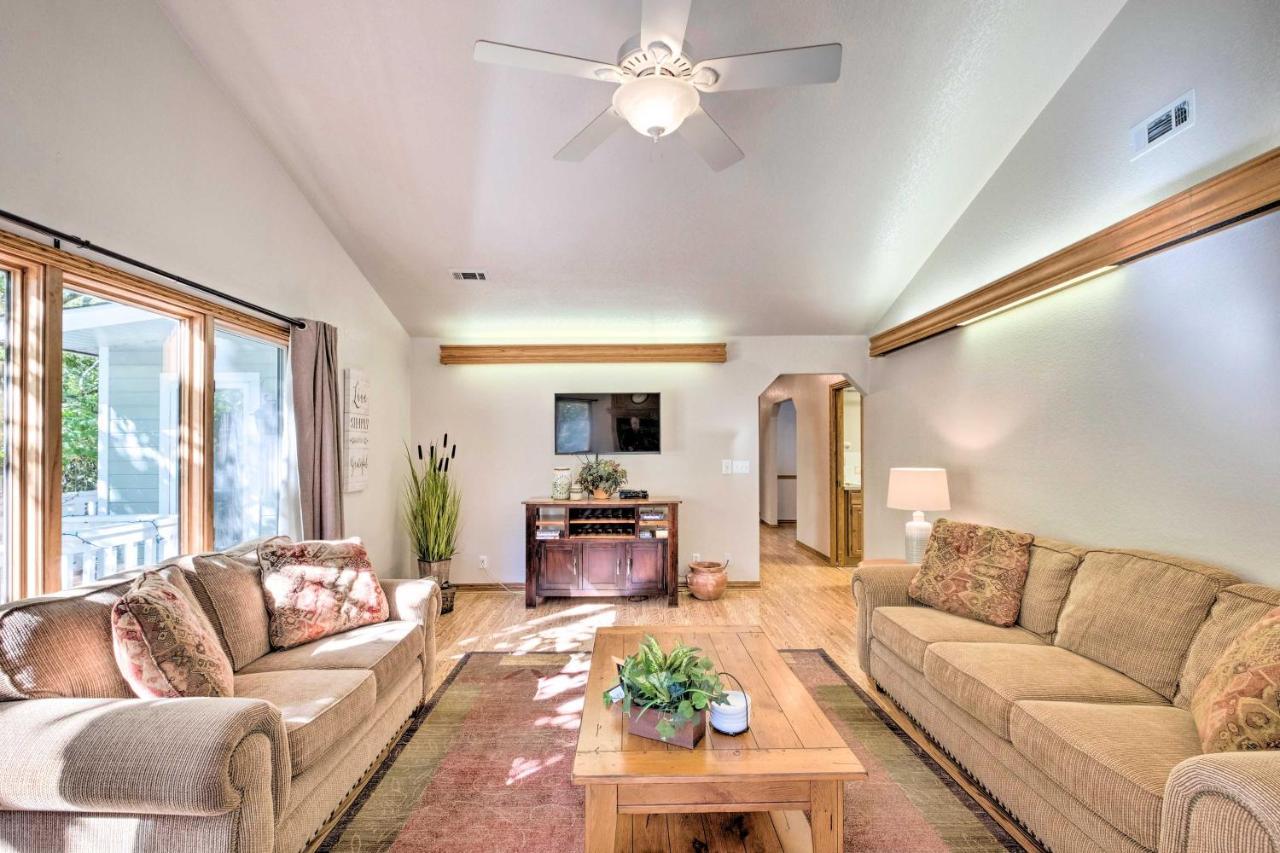 Beautiful Ozark Oasis With Deck Walk To Beaver Lake Rogers Esterno foto