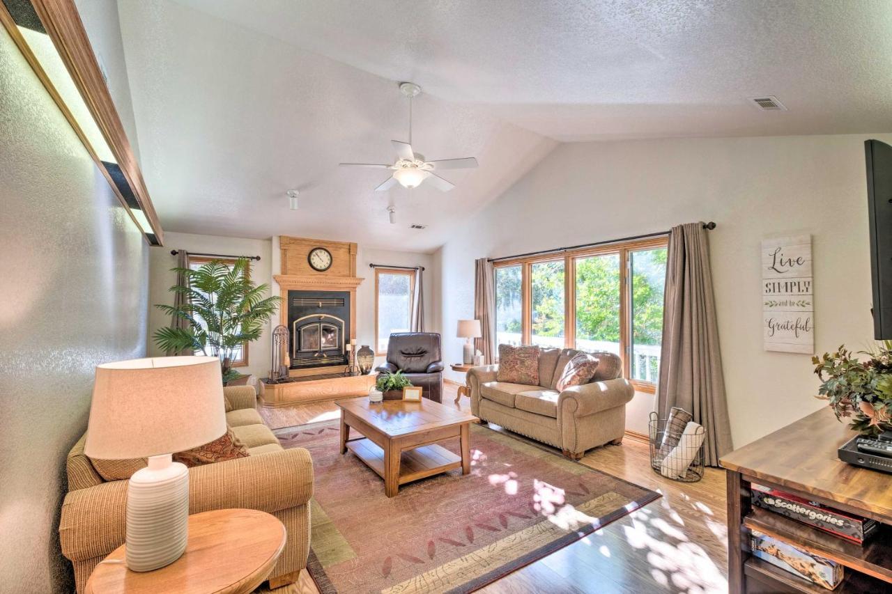 Beautiful Ozark Oasis With Deck Walk To Beaver Lake Rogers Esterno foto
