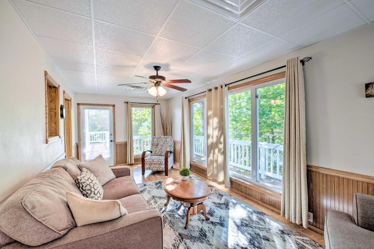 Beautiful Ozark Oasis With Deck Walk To Beaver Lake Rogers Esterno foto