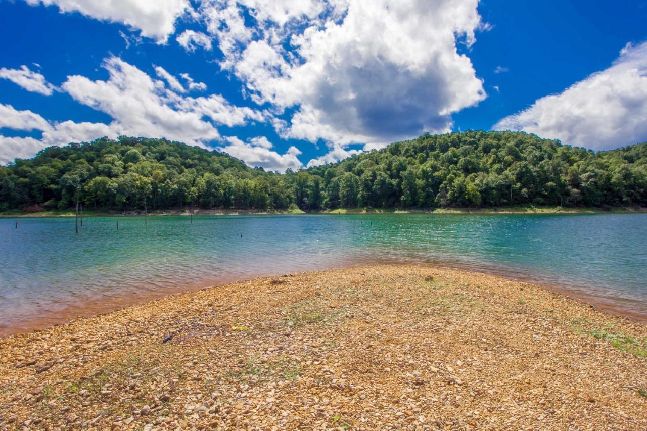 Beautiful Ozark Oasis With Deck Walk To Beaver Lake Rogers Esterno foto