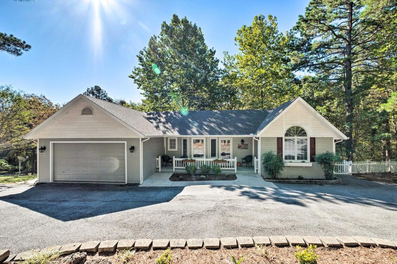 Beautiful Ozark Oasis With Deck Walk To Beaver Lake Rogers Esterno foto